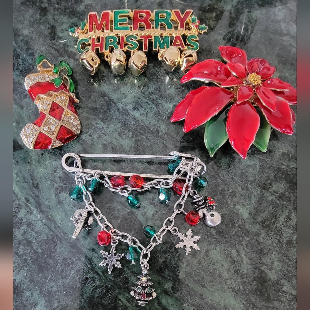 4 Christmas Brooches.
